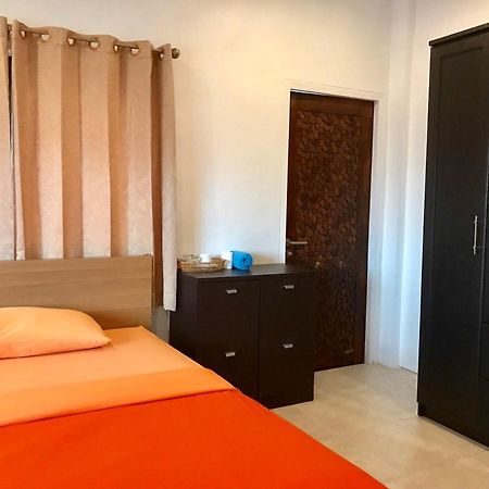 Hiranyika Cafe & Bed Hostel Koh Samui Exterior photo