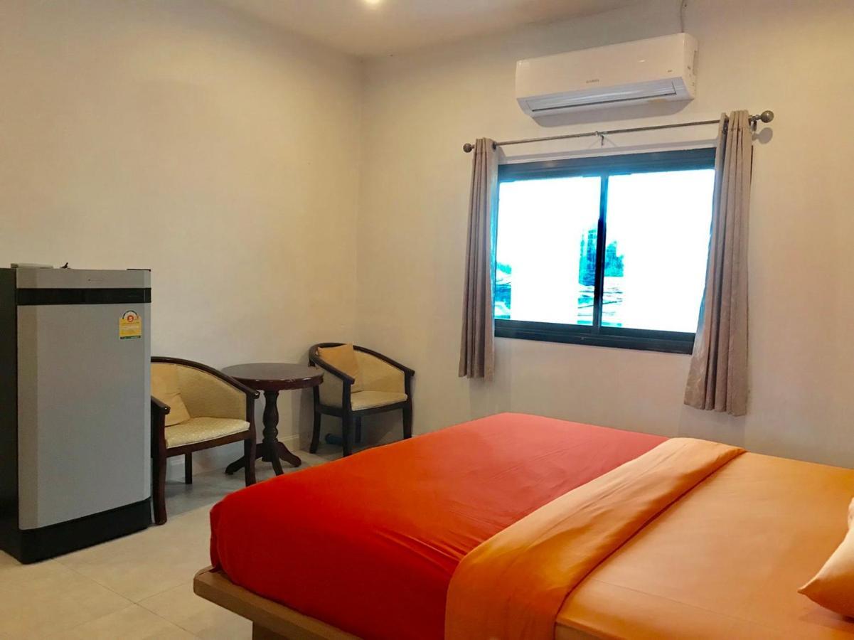Hiranyika Cafe & Bed Hostel Koh Samui Exterior photo