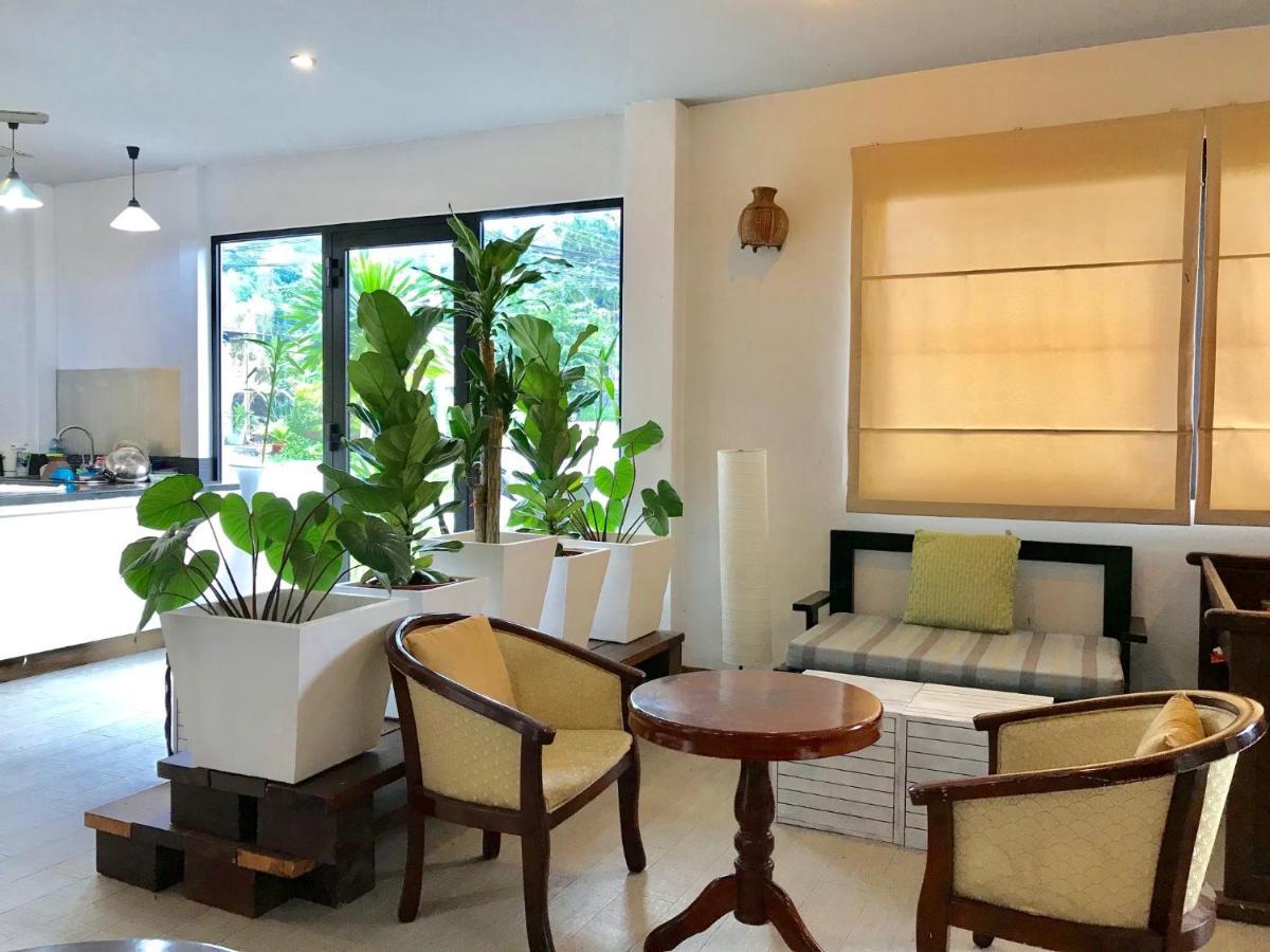 Hiranyika Cafe & Bed Hostel Koh Samui Exterior photo