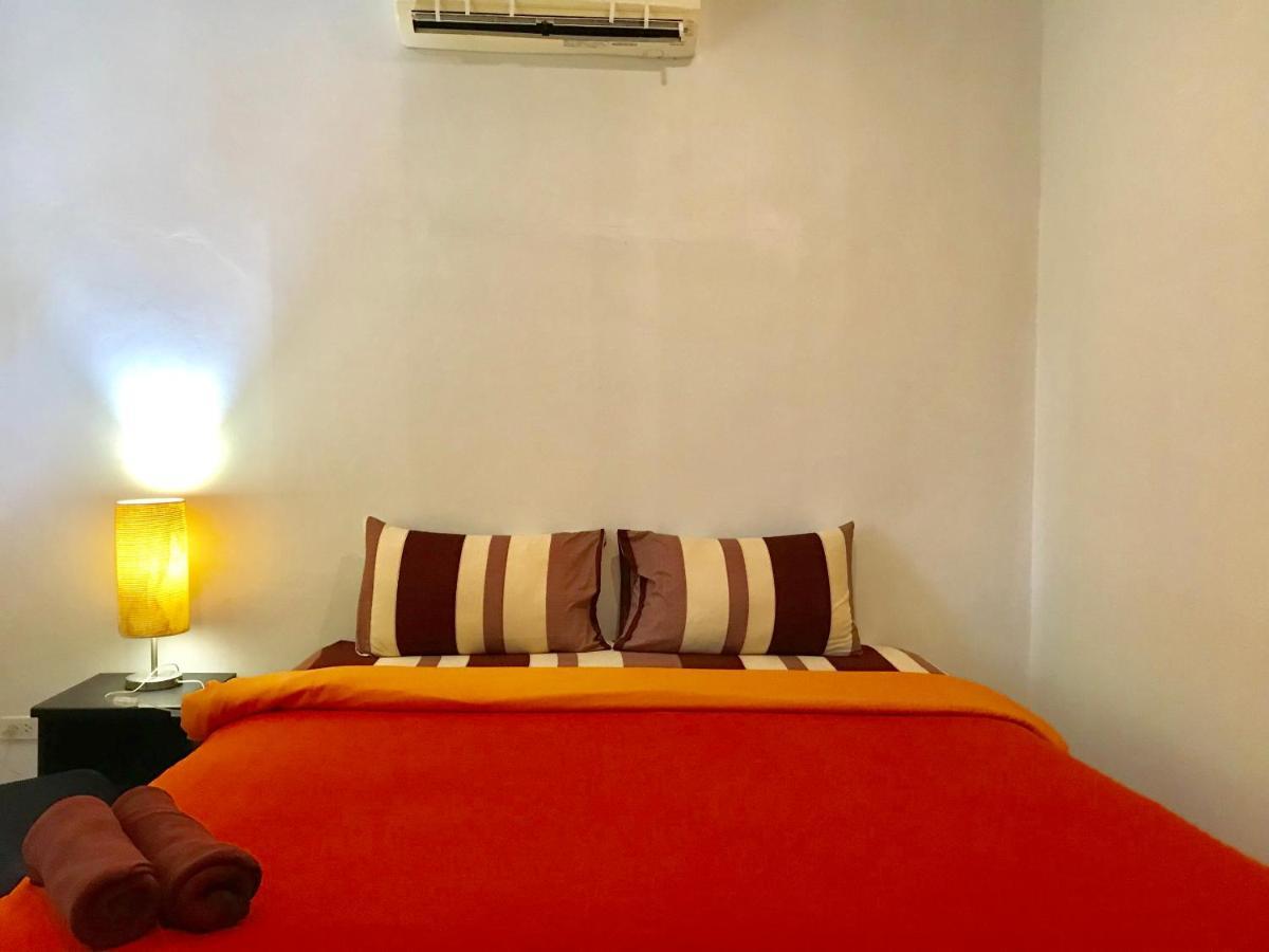 Hiranyika Cafe & Bed Hostel Koh Samui Exterior photo